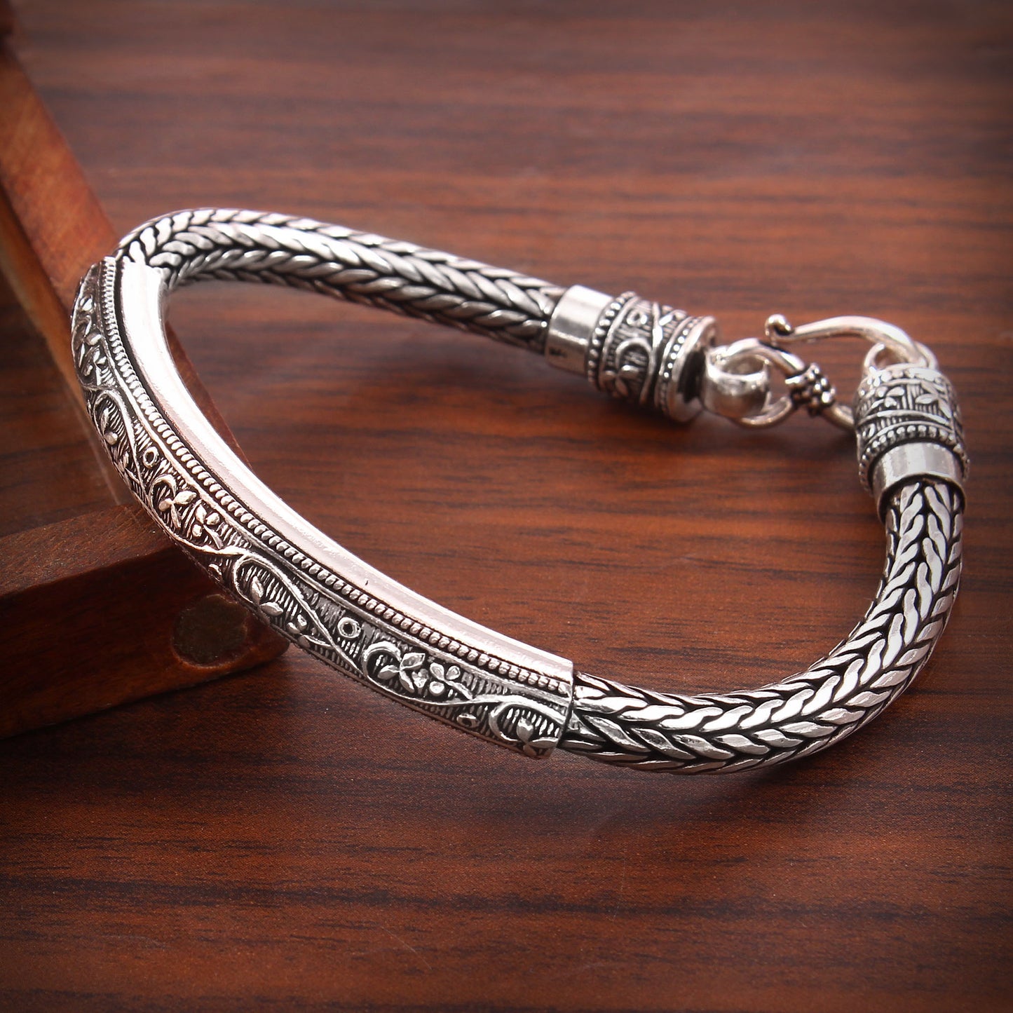 Vritra Line™ Men’s Bracelet