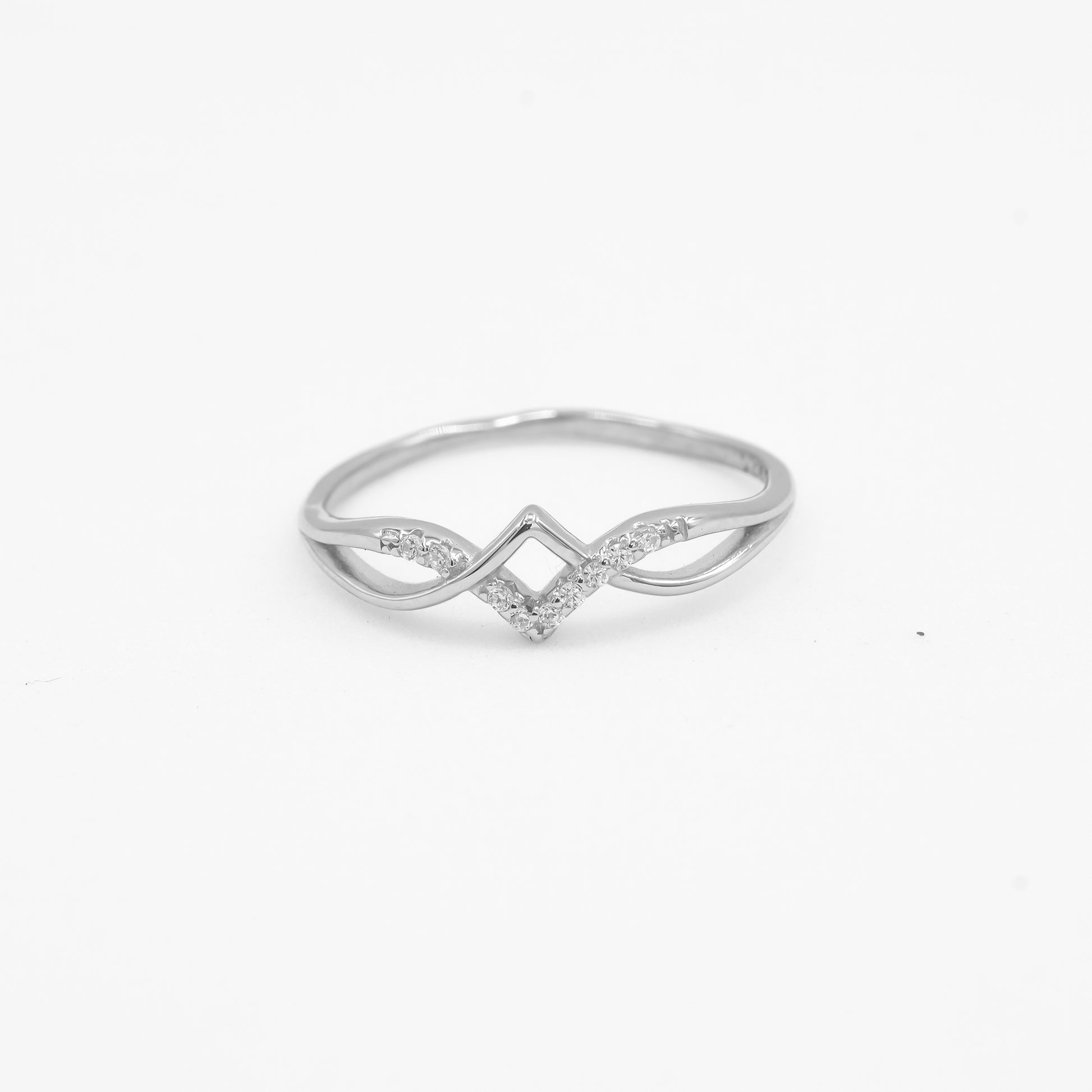 Zyrene Aira 925 silver infinity ring worn on hand for daily wear styling