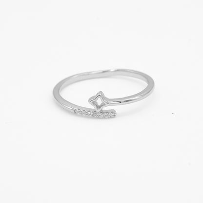 Close-up of Sitara 925 silver open star ring with sparkle stone detailing