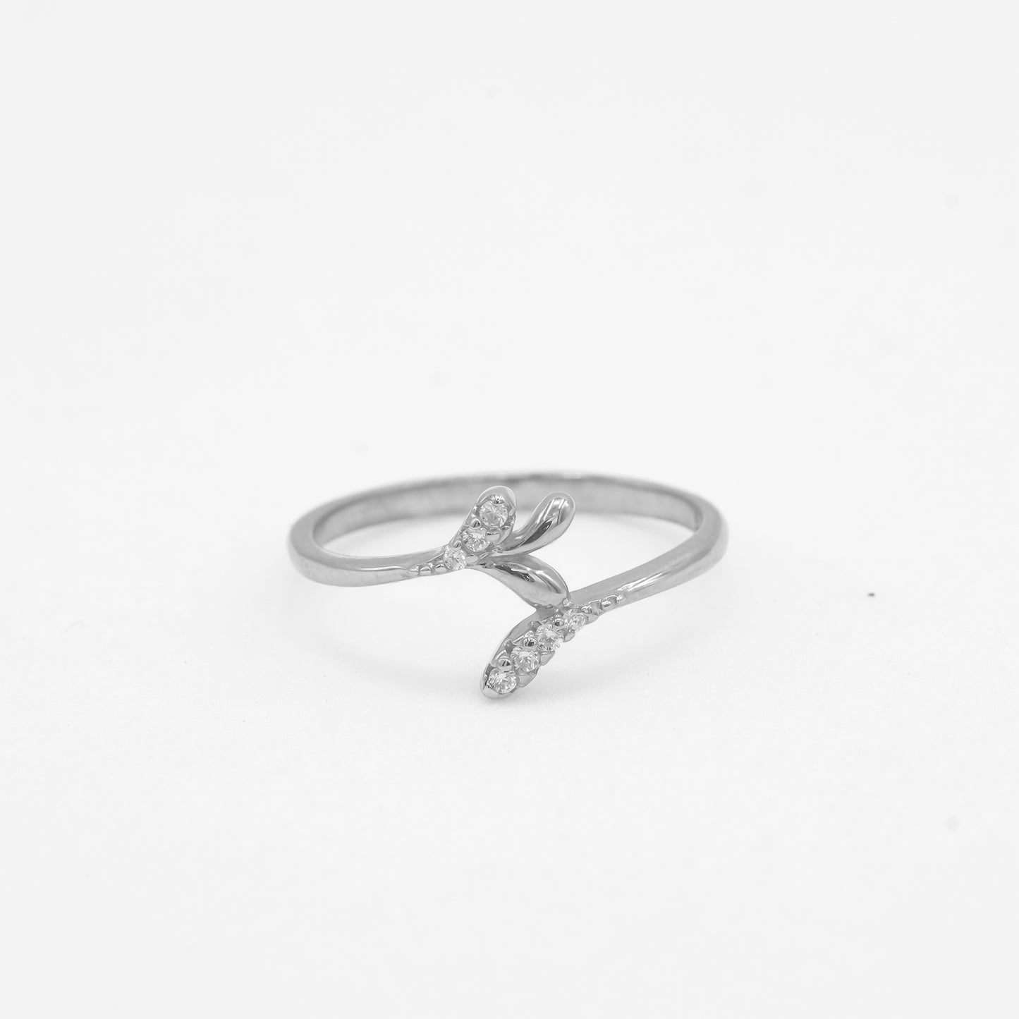 Side view of Zyrene Vanya 925 silver ring showing slim lightweight band