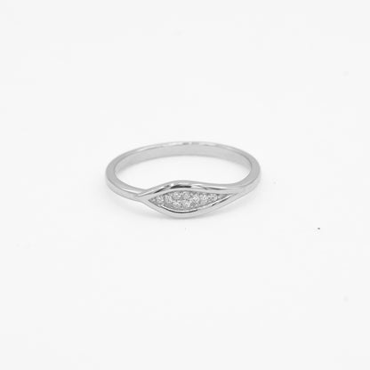 Close-up of Zoya 925 silver wave leaf ring with sparkle stone detailing