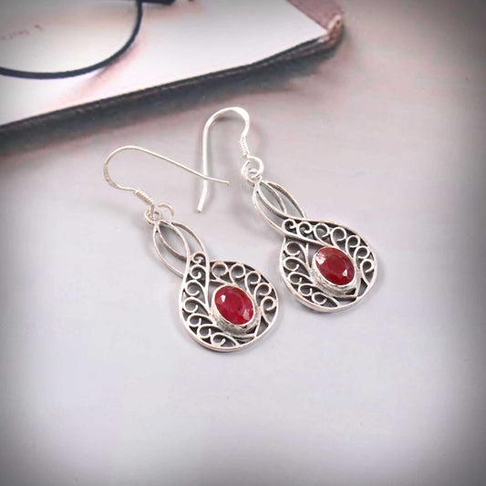 Rivéa™ Crimson Teardrop Earrings