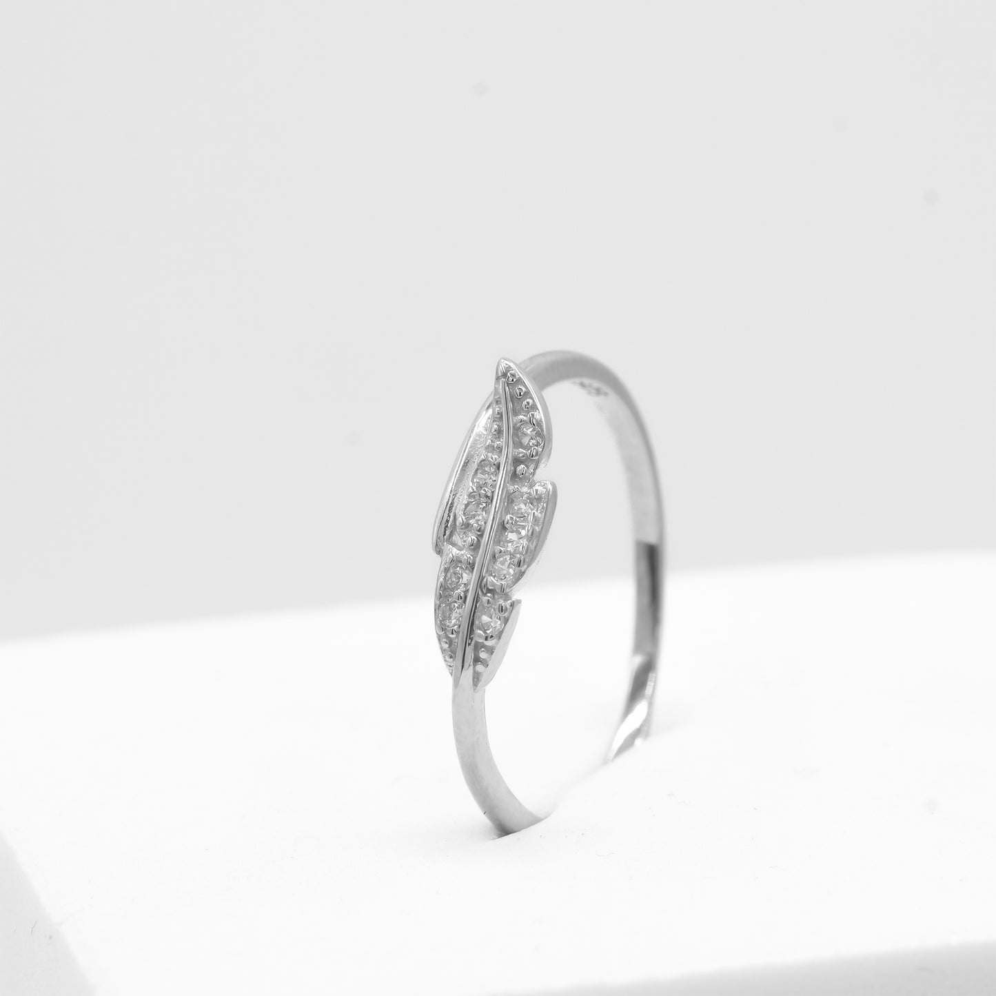 Front view of Avni feather leaf ring in 925 sterling silver by Zyrene