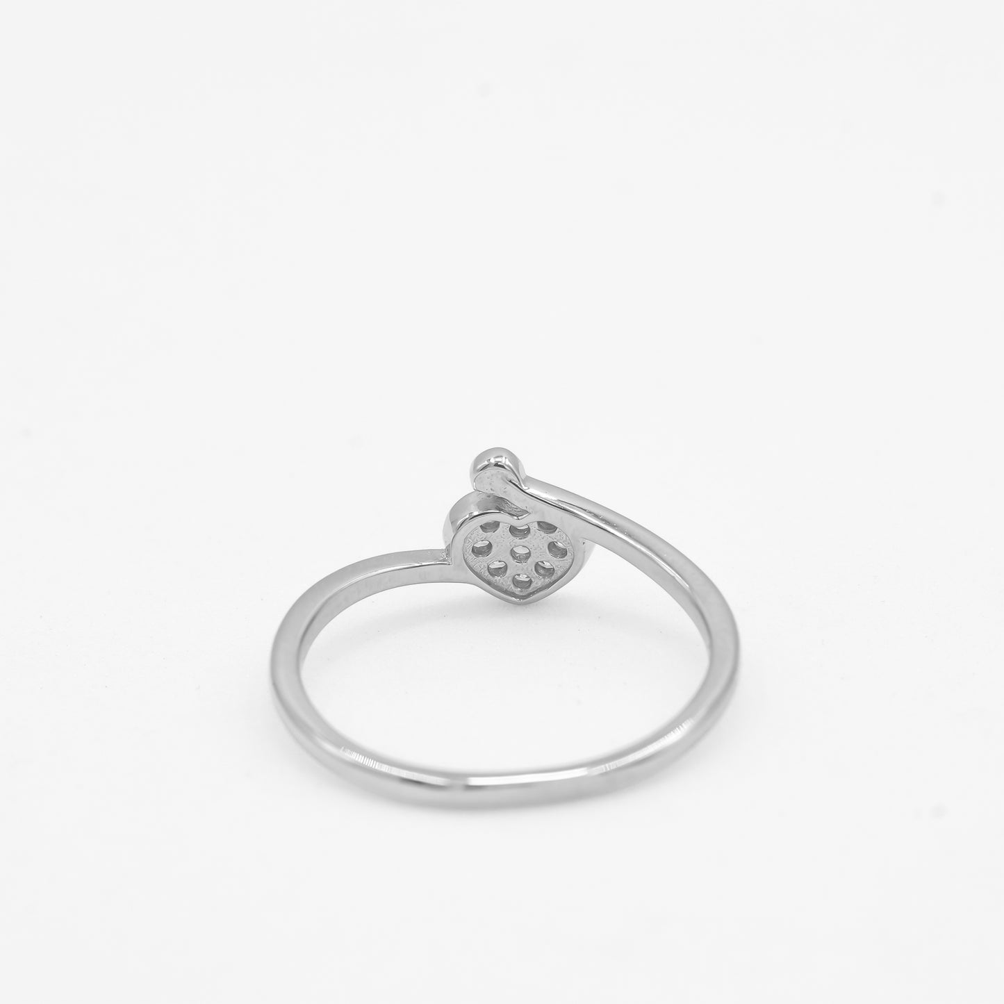 Side angle of Zyrene Cora 925 silver heart ring showing slim lightweight band