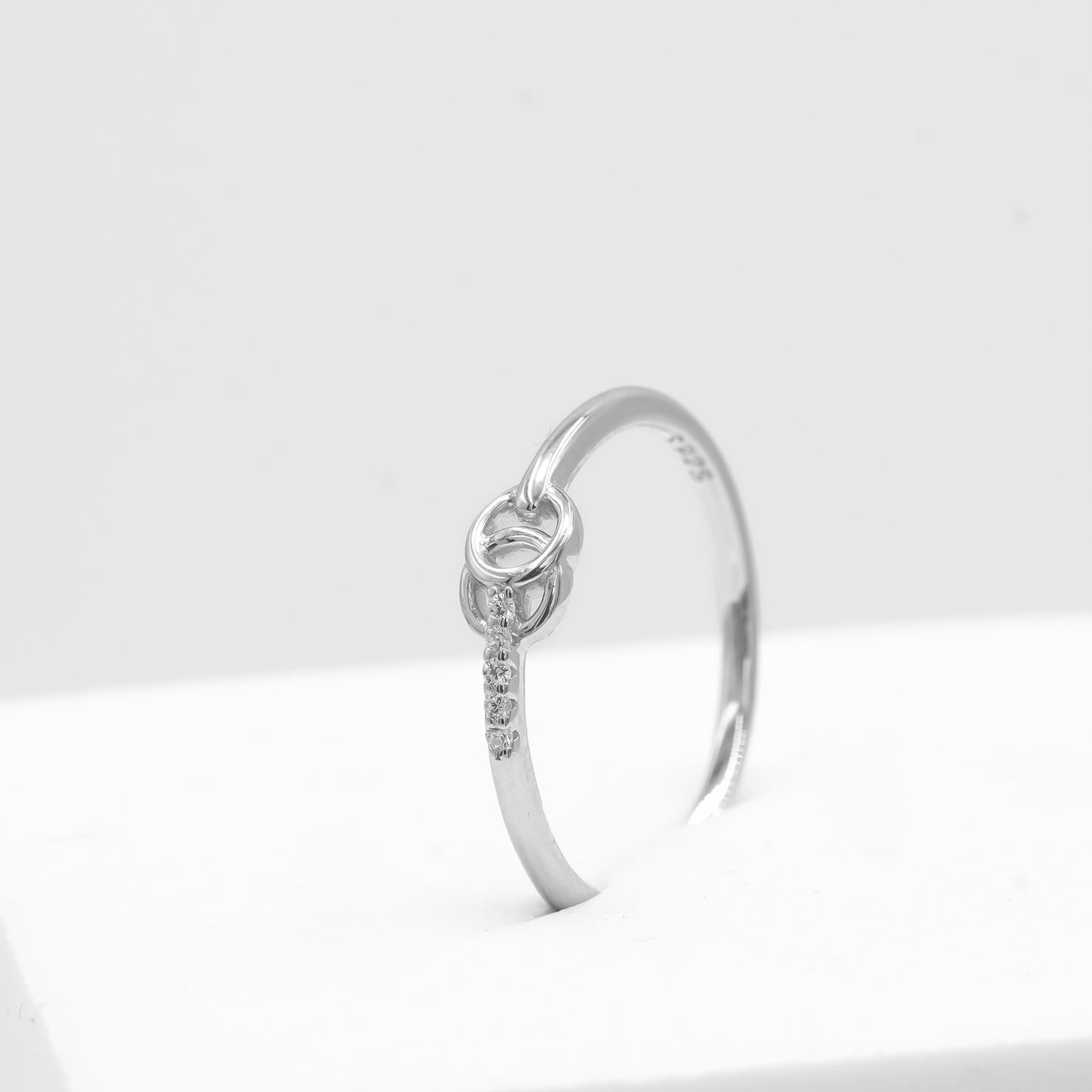 Front view of Riva linked circle ring in 925 sterling silver by Zyrene