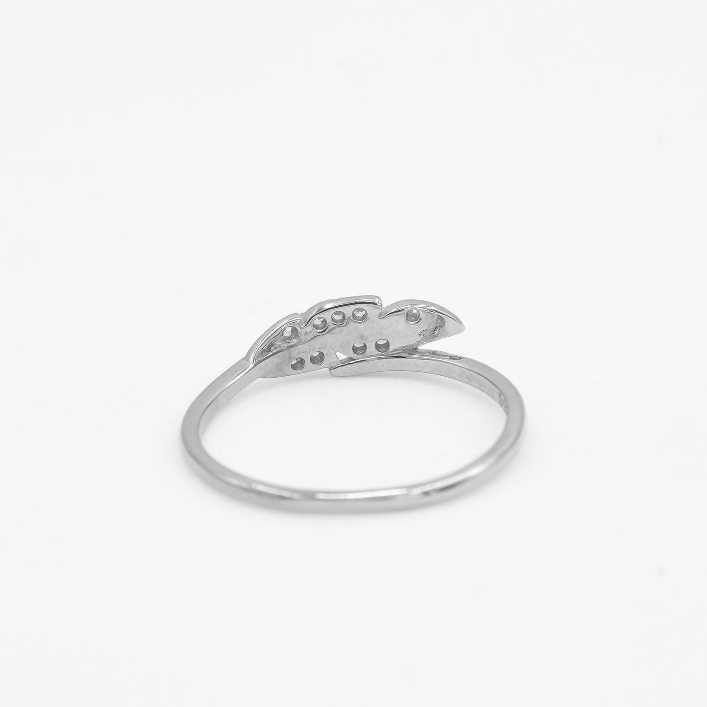 Side view of Zyrene Avni 925 silver ring showing slim lightweight band