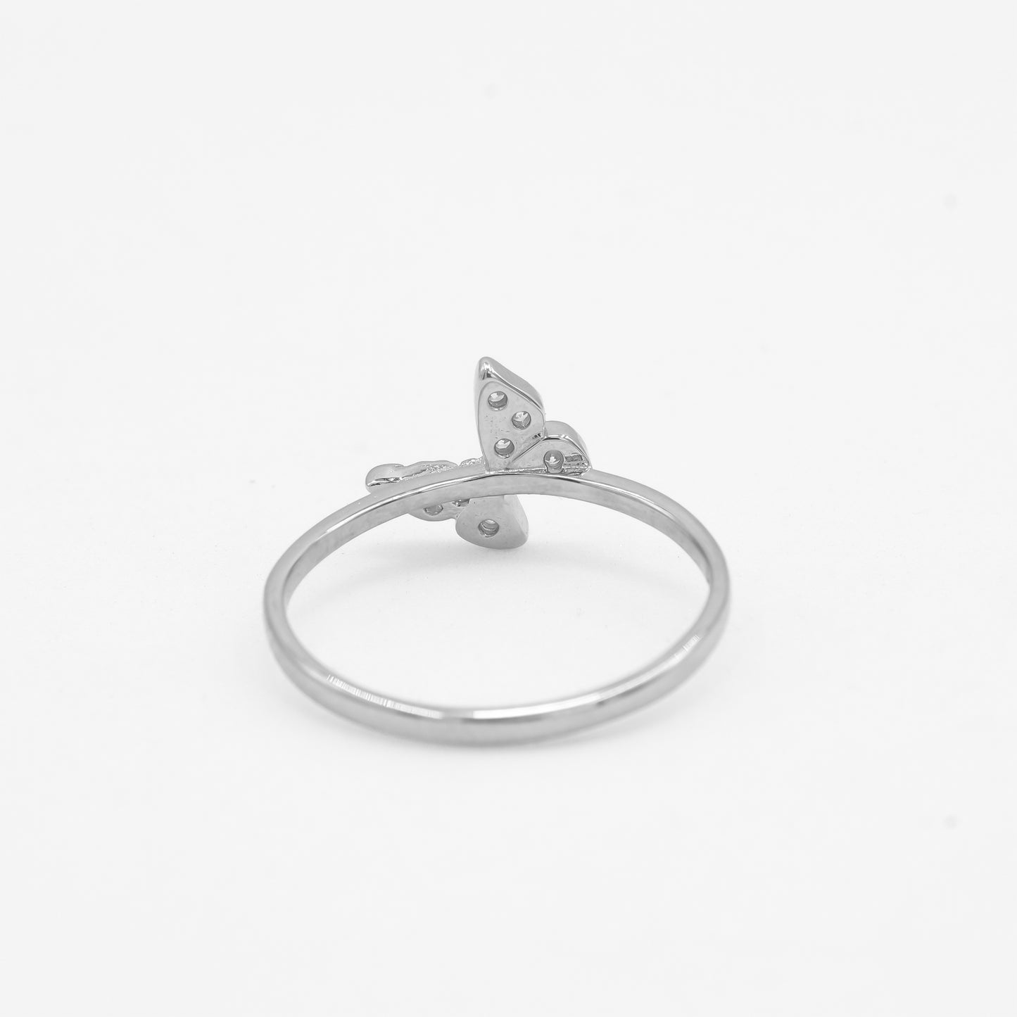 Side view of Zyrene Pari 925 silver ring showing slim lightweight band