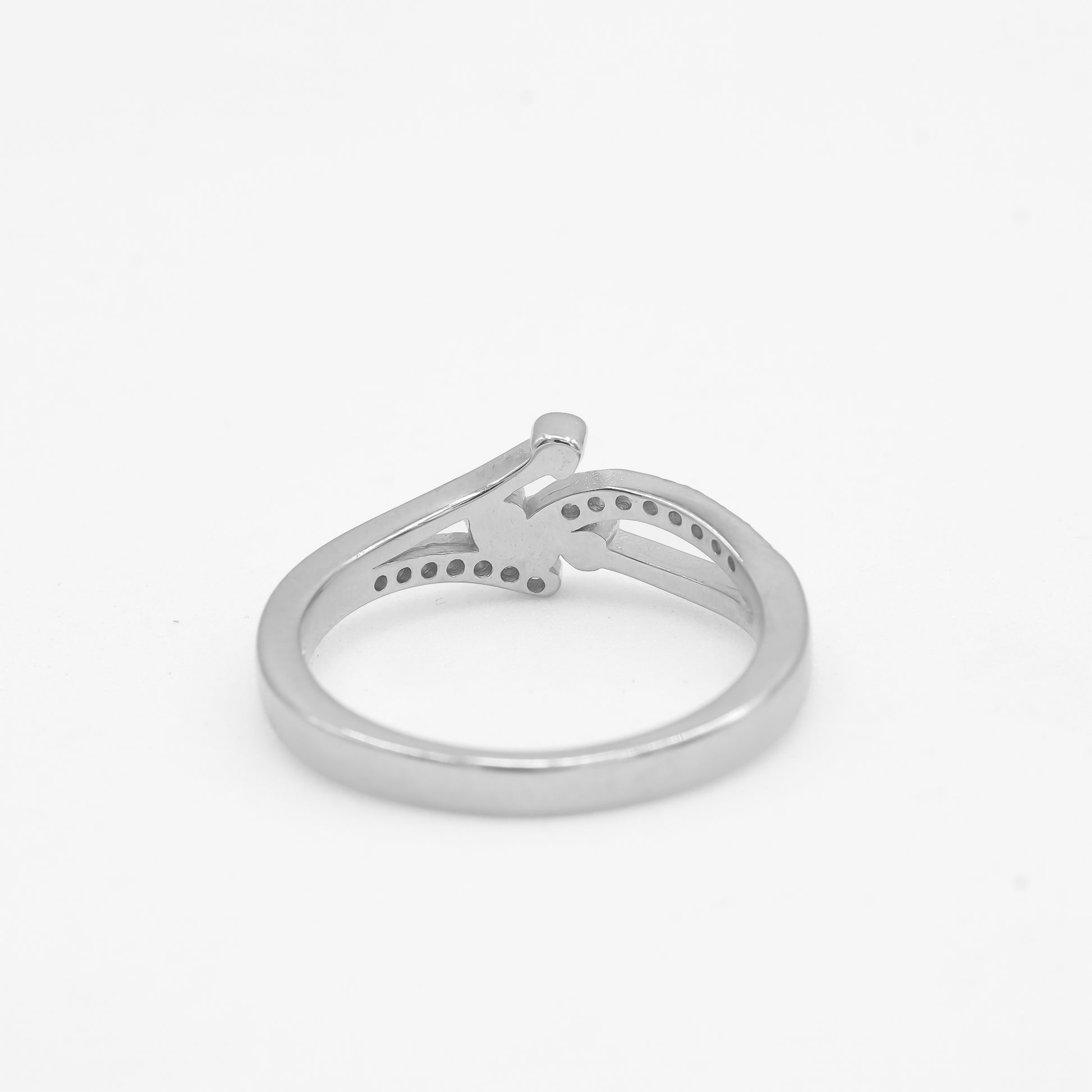 Side view of Zyrene Reva 925 silver ring showing slim lightweight band