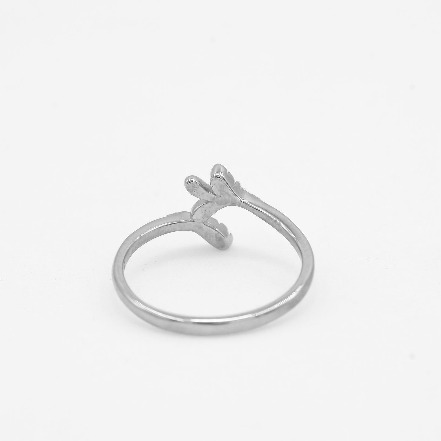 Front view of Vanya leaf ring in 925 sterling silver by Zyrene