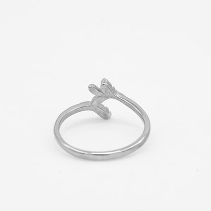 Front view of Vanya leaf ring in 925 sterling silver by Zyrene